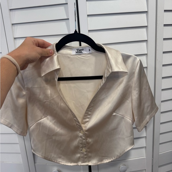 Tiger Mist Pearl Button Down Crop Top - Picture 1 of 5